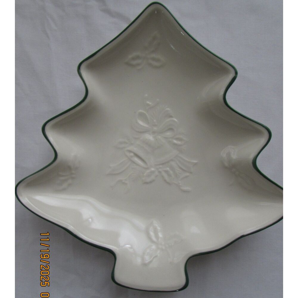 Mikasa Holiday season Christmas tree dish plate candy trinkets lined in green